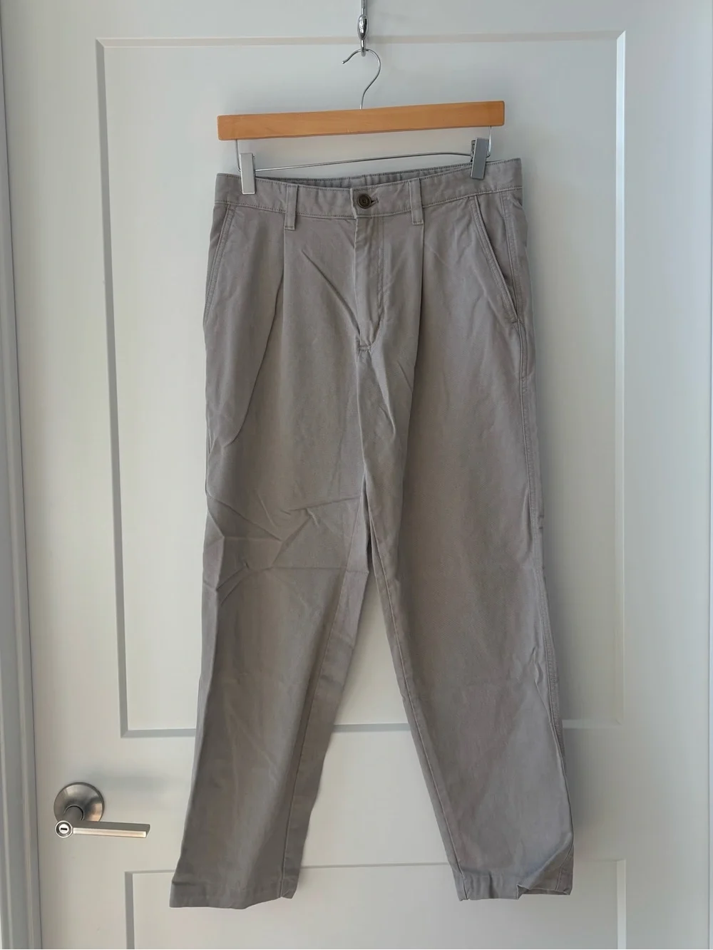 Mango Men’s Light Gray Pleated Trousers